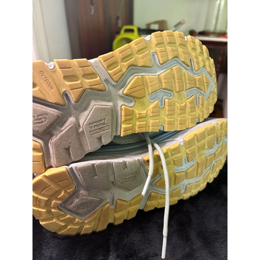 Skechers Womens DLux Journey Outdoor Trail Sneakers Blue Grey Yellow 1801 Size 8